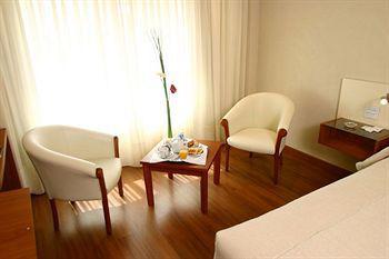 Hotel Quorum Golf, Tenis & Spa Кордова Экстерьер фото
